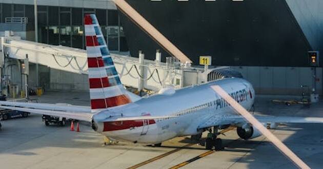 Technical Glitch Halts All American Airlines Flights On Christmas Eve ...